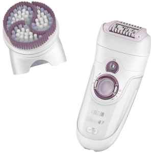 Αποτριχωτική μηχανή Epilator Braun 7921 , κατάλληλη για χρήση στο πρόσωπο, το σώμα και την περιοχή του μπικίνι. Σχεδιασμένη με ειδικές περιστρεφόμενες ηλεκτρικές τσιμπίδες μεγάλης ταχύτητας, αφαιρεί από τον θύλακα τις λεπτές ή χοντρές τρίχες κάθε μήκους, προσφέροντας μακροπρόθεσμα αποτελέσματα και απαλότητα στην επιδερμίδα. Μπορεί να χρησιμοποιηθεί σε υγρό ή στεγνό δέρμα και λειτουργεί με επαναφορτιζόμενη μπαταρία.