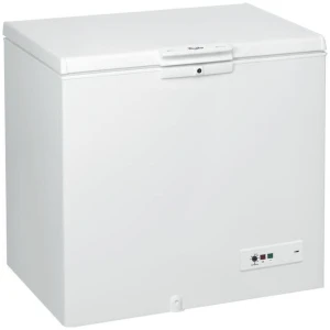 Καταψύκτης μπαούλο Whirlpool WHM 2511 στατικής ψύξης και συνολικής μικτής χωρητικότητας 255 λίτρα. Διαθέτει μηχανικό χειρισμό, εσωτερικό φωτισμό, ζυγισμένο καπάκι, 1 καλάθι, αποχέτευση, κλειδαριά πόρτας και αφαιρούμενο λάστιχο για καθαρισμό ή αντικατάσταση.