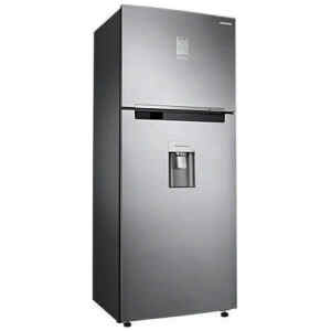 Δίπορτο ψυγείο Samsung RT46K664PS9 με χωρητικότητα 455 λίτρα, που μπορεί να καλύψει άνετα τις ανάγκες μιας τετραμελούς οικογένειας. Με την τεχνολογία no frost που έχει, δε συσσωρεύεται πάγος στα τοιχώματα του ψυγείου κι έτσι δεν χρειάζεται να κάνετε απόψυξη πάνω από μια φορά τον χρόνο. Διαθέτει έξοδο για κρύο νερό, για να έχετε ευκολη πρόσβαση χωρίς να χρειάζεται να ανοίγεται την πόρτα του ψυγείου και να μειώνεται η ψύξη.