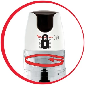 Ο πολυκόπτης Moulinex DJ450B διαθέτει 4 λεπίδες για τέλεια αποτελέσματα. Masterchop 3 σε 1 - Ιδανικό ισχυρό chopper για να ψιλοκόβει κρεμμύδια, ντομάτες, σκόρδα ακόμα και μπαχαρικά! Φτιάχνει μαγιονέζα, σάλτσες, αλλά και φρουτόκρεμα και αλεσμένη τροφή για μωρά!