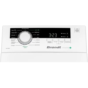 Το πλυντήριο ρούχων Brandt BT17028G, έχει χωρητικότητα κάδου κατάλληλη για έως και 7 κιλά άπλυτων ρούχων, και μπορεί να καλύψει τις ανάγκες μιας οικογένειας τριών ατόμων. Η πόρτα βρίσκεται στο πάνω μέρος της συσκευής και η φόρτωση των ρούχων γίνεται κάθετα. Έτσι το γέμισμα είναι πιο ξεκούραστο, αφού δε χρειάζεται πλέον να σκύβετε και να πιέζετε την πλάτη σας για να γεμίσετε τον κάδο. Είναι ιδανικό για τοποθέτηση σε στενότερους χώρους, καθώς το μήκος του είναι μόλις 40 εκατοστά.