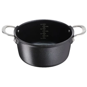 Γάστρα αντικολλητική Tefal Aroma E21570 24εκ. Ζουμερά και γευστικά πιάτα! Δημιουργήστε ό,τι μπορείτε να φανταστείτε, με τη γάστρα Tefal Aroma. H κατασκευή από αλουμίνιο επιτρέπει εξαιρετική διατήρηση της θερμότητας, ώστε να φτιάχνετε ζουμερά και λαχταριστά πιάτα κάθε φορά. Μπορείτε επίσης να τοποθετήσετε τη γάστρα Tefal Aroma στο φούρνο για σιγοβράσιμο και να τη χρησιμοποιήσετε για να σερβίρετε τα γεύματά σας ζεστά. Η αντικολλητική επίστρωση καθιστά την επιφάνεια ανθεκτική και εύκολη στο καθάρισμα. Συμβατό με όλες τις εστίες, ακόμα και τις επαγωγικές.