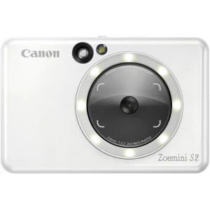 Η φωτογραφική μηχανή Canon Zoemini S2 Pearl White που μπορεί να παράγει στιγμιαίες εκτυπώσεις σε χαρτί μέσω της εφαρμογής Canon Mini Print. Με διάρκεια μπαταρίας έως και 25 φωτογραφίες και υποδοχή κάρτας micro SD, θα μπορείτε να την έχετε πάντα μαζί σας χωρίς να χάνονται οι αναμνήσεις σας. Παράγει φωτογραφίες 2x3" και εκτυπώνει σε φωτογραφικό χαρτί Canon Zink χωρίς να απαιτείται σύνδεση υπολογιστή, μελάνι ή τόνερ.