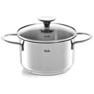 Σετ μαγειρικά σκεύη Fissler Copenhagen με γυάλινο καπάκι κατασκευασμένα από ανοξείδωτο ατσάλι 18/10. Διαθέτουν εργονομικές λαβές οι οποίες εφαρμόζουν στα χέρια και εξασφαλίζουν γερό κράτημα, ενώ χάρη στο υλικό κατασκευής τους διατηρούν τη θερμότητα του σκεύους.