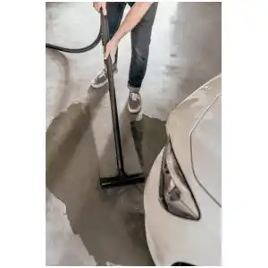 Η σκούπα υγρών / στερεών Karcher WD 3 V-17/4/20 είναι ισχυρή και ενεργειακά αποδοτική με κατανάλωση ενέργειας μόνο 1000 W. Η σκούπα καθώς και ο εύκαμπτος σωλήνας αναρρόφησης και το ακροφύσιο δαπέδου Clips ταιριάζουν απόλυτα – για καλύτερα αποτελέσματα καθαρισμού σε στεγνό, βρεγμένο , λεπτό ή χονδροειδή ρύπο.