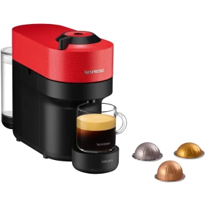 Η καφετιέρα Nespresso Krups Vertuo Pop XN9205 πηγαίνει ένα βήμα πιο πέρα την πλήρη συλλογή προτάσεων καφέ Nespresso. Επιλέξτε το μέγεθος που προτιμάτε ανάμεσα σε τέσσερα διαφορετικά μεγέθη κούπας, από Espresso (40 ml ο μονός, 80 ml ο διπλός), Gran Lungo(150 ml) και κλασσικοί Signature Mug (230 ml). Η μηχανή καφέ διαβάζει το barcode που αναγράφεται πάνω σε κάθε ανακυκλώσιμη κάψουλα καφέ και σας προσφέρει τους κρυμμένους του θησαυρούς με το πάτημα ενός κουμπιού. Τα αρώματα, τις γεύσεις και, το σημαντικότερο συστατικό, την πλούσια κρέμα.