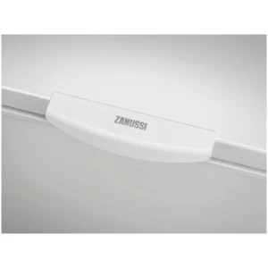 Με το καταψύκτης μπαούλο Zanussi ZCAN20FW1 ξεχάστε το σκοτεινό εσωτερικό του καταψύκτη όπου βρίσκετε με δυσκολία αυτό που ψάχνετε. Ο απαλός και ομοιόμορφος φωτισμός που προσφέρουν οι εσωτερικοί λαμπτήρες LED σας προσφέρουν την ορατότητα που χρειάζεστε και είναι και ενεργειακά αποδοτικοί.