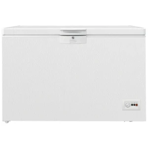 Ο καταψύκτης μπαούλο Beko HSM40031 μπορεί να καλύψει τις ανάγκες για κατεψυγμένα τρόφιμα έως και έξι ατόμων. Είναι μία συσκευή η οποία μπορεί να διατηρήσει ποσότητες τροφίμων για μεγάλο χρονικό διάστημα, χάρη στις πολύ χαμηλές θερμοκρασίες που επιτυγχάνει. Έτσι έχετε τη δυνατότητα να αγοράζετε και συντηρείτε ποσότητες φαγητών και τροφίμων, τα οποία θα είναι προστατευμένα από βακτήρια και μούχλα. Είναι ιδανική επιλογή εάν διαθέτετε ψυγείο μόνο συντήρησης και χρειάζεστε επιπλέον χώρο για να καταψύχετε τα τρόφιμα σας.