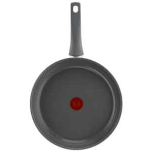 Το τηγάνι Tefal Renewal C42605 26cm είναι κατασκευασμένο από αλουμίνιο, ένα υλικό που το κάνει ελαφρύ, ιδιαίτερα ανθεκτικό στη σκουριά και πολύ γρήγορο στο ζέσταμα. Σας προτείνουμε να επιλέξετε αυτό το τηγάνι εάν θέλετε να μαγειρεύετε 2-4 μερίδες φαγητού. Για να διατηρήσετε σε καλή κατάσταση την αντικολλητική επίστρωση που διαθέτει, σας συμβουλεύουμε να αφήνετε το σκεύος να κρυώσει πριν το καθαρίσετε και να αποφεύγετε το σύρμα καθαρισμού. Προτιμήστε ένα μαλακό, συνθετικό σφουγγάρι.