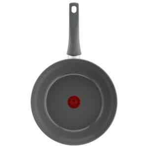 Με το τηγάνι Tefal Renewal C42619 28cm απολαύστε τα γεύματά σας χωρίς να επιβαρύνετε το περιβάλλον! Με την σειρά μαγειρικών σκευών Renewal, η Tefal φέρνει την καινοτομία στα μαγειρικά σκεύη με κεραμική επίστρωση για έναν εντελώς νέο τρόπο μαγειρέματος. Oικολογικά σχεδιασμένη με υλικά που δεν επιβαρύνουν το περιβάλλον και κατασκευασμένη στη Γαλλία, η σειρά Renewal δεν κάνει συμβιβασμούς όσον αφορά την αντικολλητική απόδοση, την ευκολία χρήσης και έναν γενικά καλύτερο τρόπο ζωής, απόλυτα σύμφωνο με εσάς. Κατασκευασμένη από αλουμίνιο με 100% ανακυκλωμένα υλικά* αφήνει μειωμένο περιβαλλοντικό αποτύπωμα, ενώ η ασφαλής, μακράς διάρκειας, αντικολλητική κεραμική επίστρωση νέας γενιάς υπόσχεται αβίαστη ολίσθηση που δεν απαιτεί λίπος ή λάδι, ιδανική για φρέσκα, υγιεινά γεύματα κάθε μέρα. Εξοπλισμένη με την αποκλειστική ένδειξη θερμότητας Thermo-Signal™ της Tefal για να εξασφαλίσει τέλειο ψήσιμο, η κατσαρόλα Renewal είναι συμβατή με όλες τις εστίες μαγειρέματος, συμπεριλαμβανομένης της επαγωγικής εστίας.