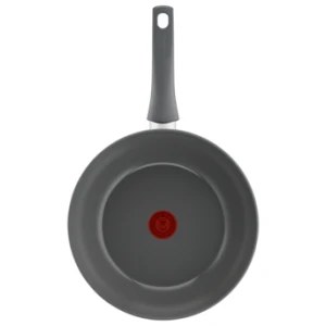Με το τηγάνι Tefal Renewal C42619 28cm απολαύστε τα γεύματά σας χωρίς να επιβαρύνετε το περιβάλλον! Με την σειρά μαγειρικών σκευών Renewal, η Tefal φέρνει την καινοτομία στα μαγειρικά σκεύη με κεραμική επίστρωση για έναν εντελώς νέο τρόπο μαγειρέματος. Oικολογικά σχεδιασμένη με υλικά που δεν επιβαρύνουν το περιβάλλον και κατασκευασμένη στη Γαλλία, η σειρά Renewal δεν κάνει συμβιβασμούς όσον αφορά την αντικολλητική απόδοση, την ευκολία χρήσης και έναν γενικά καλύτερο τρόπο ζωής, απόλυτα σύμφωνο με εσάς. Κατασκευασμένη από αλουμίνιο με 100% ανακυκλωμένα υλικά* αφήνει μειωμένο περιβαλλοντικό αποτύπωμα, ενώ η ασφαλής, μακράς διάρκειας, αντικολλητική κεραμική επίστρωση νέας γενιάς υπόσχεται αβίαστη ολίσθηση που δεν απαιτεί λίπος ή λάδι, ιδανική για φρέσκα, υγιεινά γεύματα κάθε μέρα. Εξοπλισμένη με την αποκλειστική ένδειξη θερμότητας Thermo-Signal™ της Tefal για να εξασφαλίσει τέλειο ψήσιμο, η κατσαρόλα Renewal είναι συμβατή με όλες τις εστίες μαγειρέματος, συμπεριλαμβανομένης της επαγωγικής εστίας.