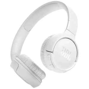 Τα ασύρματα ακουστικά JBL Tune 520BT λευκά απευθύνονται σε ανθρώπους που αναζητούν μια ασύρματη ακουστική λύση με καλή ποιότητα ήχου, άνετη εφαρμογή και προσιτή τιμή. Έχουν σχεδιαστεί ειδικά για ακρόαση μουσικής, παρακολούθηση ταινιών και λήψη τηλεφωνικών κλήσεων. Επίσης, έχουν στιλάτη σχεδίαση και προσφέρουν μια αξιόπιστη και σταθερή σύνδεση Bluetooth. Επιπλέον, διαθέτουν ελέγχους αφής για τον έλεγχο της αναπαραγωγής μουσικής και των κλήσεων και μια μπαταρία μεγάλης διάρκειας που μπορεί να διαρκέσει έως 40 ώρες αναπαραγωγής μουσικής. Επιπλέον 2 ώρες μπαταρίας με μόλις 5 λεπτά τροφοδοσίας με το καλώδιο φόρτισης USB-C.