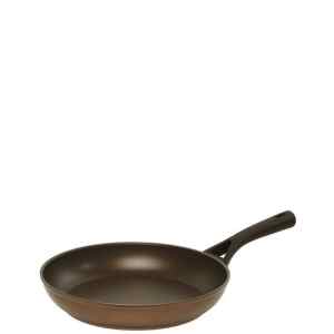 Τηγάνι Pyrex Gusto+ (Plus) 26CM με αντικολλητική τριπλή εξωτερική επιφάνεια PTFE για προστασία στα γδαρσίματα και ευκολία στο καθάρισμα, χερούλι soft touch από βακελίτη με τρύπα, βάση αλουμινίου, κατάλληλα για όλες τις εστίες και για τις επαγωγικές.