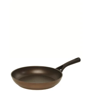Τηγάνι Pyrex Gusto+ (Plus) 26CM με αντικολλητική τριπλή εξωτερική επιφάνεια PTFE για προστασία στα γδαρσίματα και ευκολία στο καθάρισμα, χερούλι soft touch από βακελίτη με τρύπα, βάση αλουμινίου, κατάλληλα για όλες τις εστίες και για τις επαγωγικές.