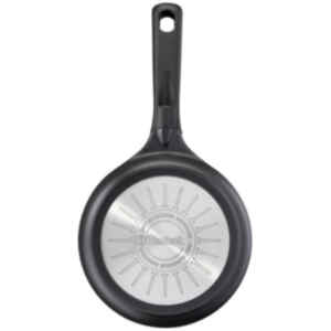 Το τηγάνι Tefal Robusto 20cm είναι κατασκευασμένο από αλουμίνιο, ένα υλικό που το κάνει ελαφρύ, ιδιαίτερα ανθεκτικό στη σκουριά και πολύ γρήγορο στο ζέσταμα. Σας προτείνουμε να επιλέξετε αυτό το τηγάνι εάν θέλετε να μαγειρεύετε 2-4 μερίδες φαγητού.