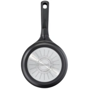 Το τηγάνι Tefal Robusto 20cm είναι κατασκευασμένο από αλουμίνιο, ένα υλικό που το κάνει ελαφρύ, ιδιαίτερα ανθεκτικό στη σκουριά και πολύ γρήγορο στο ζέσταμα. Σας προτείνουμε να επιλέξετε αυτό το τηγάνι εάν θέλετε να μαγειρεύετε 2-4 μερίδες φαγητού.