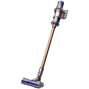 Η επαναφορτιζόμενη σκούπα Dyson Cyclone V10 Absolute προσφέρει έως και 60 λεπτά ισχυρής απορροφητικότητας, ενώ ταυτόχρονα παράγει τόση απορροφητική ισχύ όση και μια σκούπα με καλώδιο.