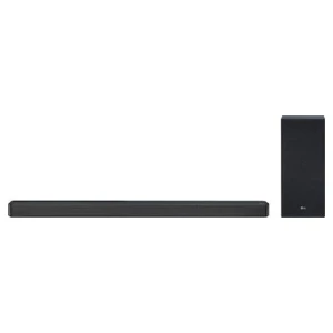 Soundbar SL7YF της εταιρείας LG. Ανήκει στην κατηγορία των 3.1 soundbars, δηλαδή διαθέτει 3 μεγάφωνα υπεύθυνα για την απόδοση των ψηλών και μεσαίων ηχητικών συχνοτήτων και 1 μεγάφωνο ή ξεχωριστό ηχείο (woofer) για τις χαμηλές. Στην προκειμένη περίπτωση, διαθέτει subwoofer το οποίο μπορεί να συνδεθεί ασύρματα, άρα μπορείτε να το τοποθετήσετε οπουδήποτε στον χώρο σας χωρίς να σας προβληματίζουν τα καλώδια.